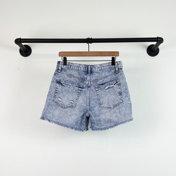 NWT Free People Maggie Mid Rise Distressed Denim Shorts Distressed Acid Wash - Picture 10 of 11